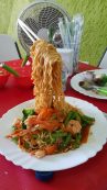 Comida Vietnam flying noodles